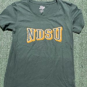 North Dakota State University NDSU Womens Shirt Size Medium